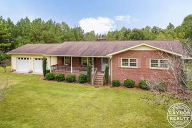Main picture of 2198 NC 561 Hwy