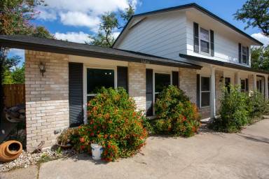Main picture of 10404 Doering Ln