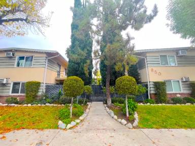 Main picture of 850 S Rosemead Blvd