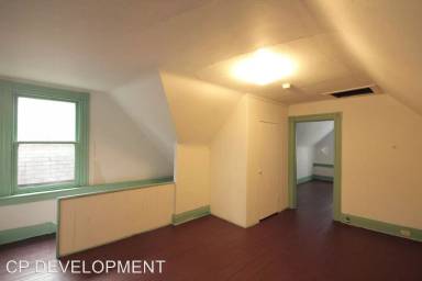 Main picture of 409 Peebles St