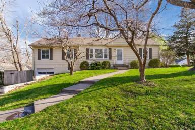 Main picture of 6211 W 56th St