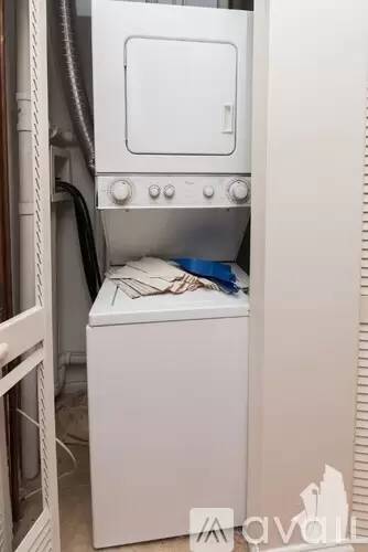 Main picture of 1249-55 W Henderson St & 3323-25 N Lakewood Ave