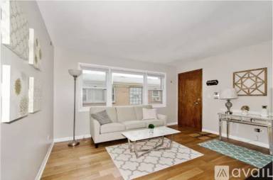 Main picture of 4826 N Linder Ave