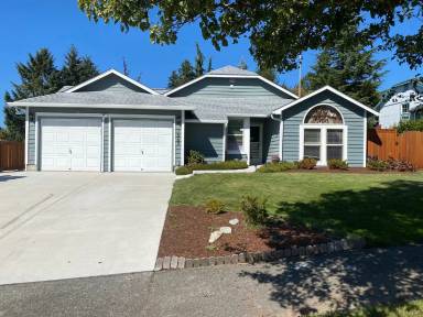 Main picture of 1863 50th St NE