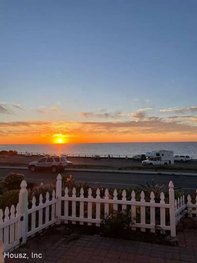 Main picture of 336 Paseo de la Playa