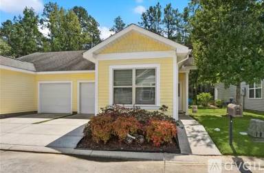 Main picture of 3005 Dundee Loop S