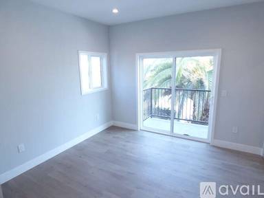 Main picture of 1256 N Hobart Blvd
