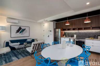 Main picture of 824 Lexington Ave