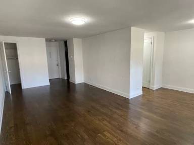 Main picture of 2405 E 82 St