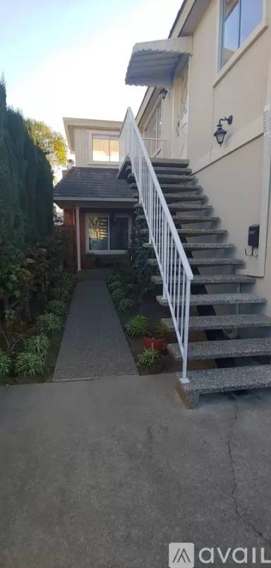 Main picture of 1216 Maple St