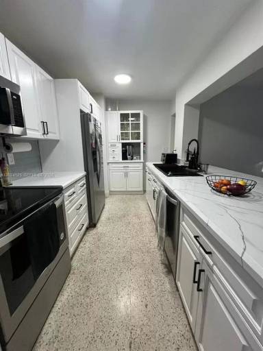 Main picture of 5450 SW 55th Ave