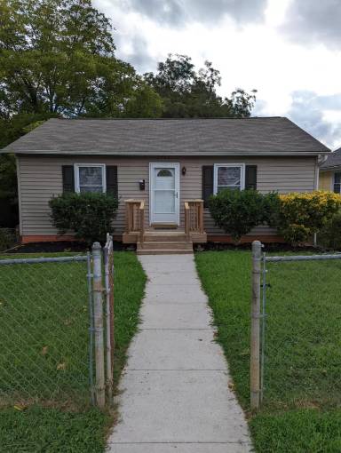 Main picture of 2906 Woodleigh St
