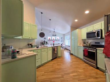 Main picture of 908 Hunters Way