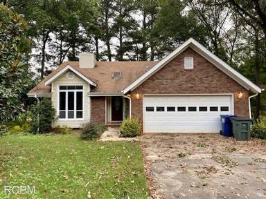 Main picture of 207 Pin Oak Dr