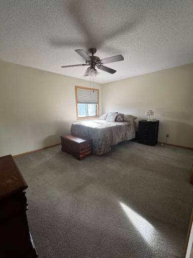 Main picture of 929 Circle Dr