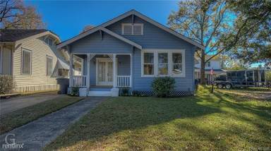 Main picture of 255 Columbia St