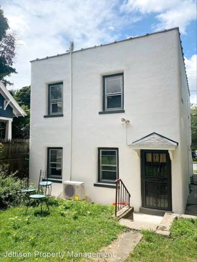 Main picture of 114 E Henrietta Rd