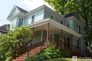 Main picture of 41 3rd St