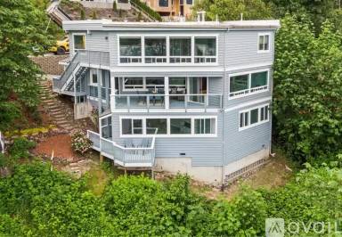 Main picture of 11800 90th Ave NE