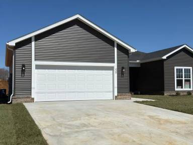 Main picture of 220 Nicklaus Ave