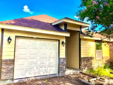 Main picture of 1926 Pheasant Dr