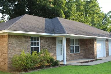 Main picture of 240 E Holly St