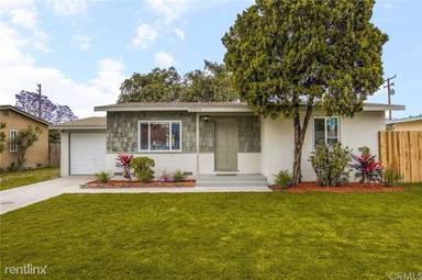 Main picture of 2330 W La Verne Ave