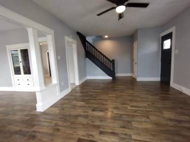 Main picture of 320 N 2nd St
