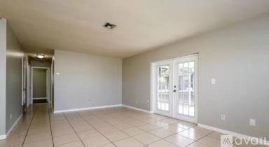 Main picture of 303 Morgan Cir N