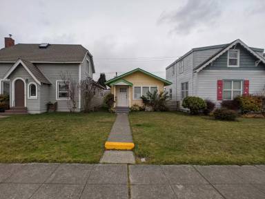 Main picture of 113 W 3rd St