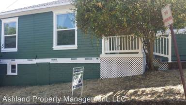 Main picture of 12 Beach Ave