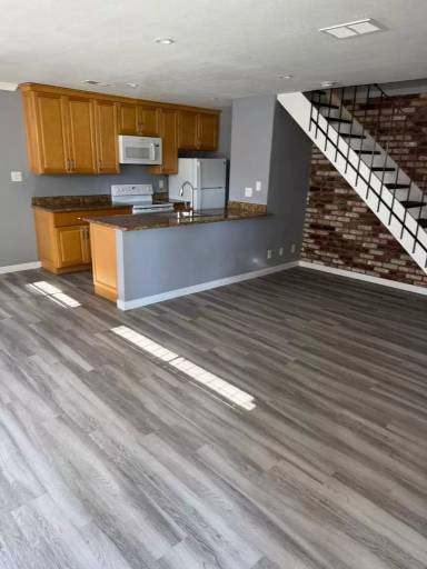 Main picture of 2100 Lemontree Way