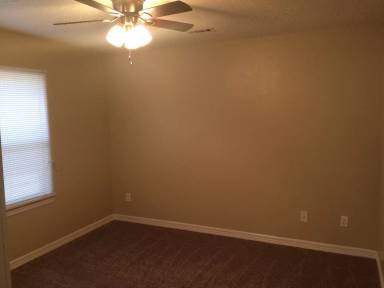 Main picture of 2728 N Villa Blvd