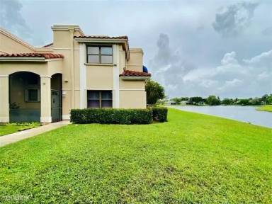 Main picture of 567 Racquet Club Rd
