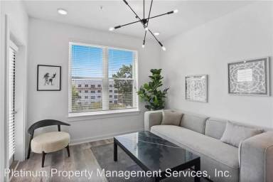 Main picture of 525 Parkway Dr NE