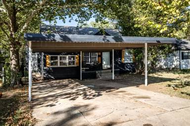 Main picture of 1709 NW Oak Ave
