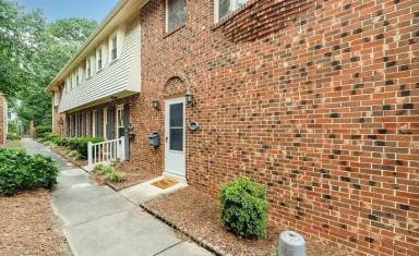 Main picture of 627 W Front St