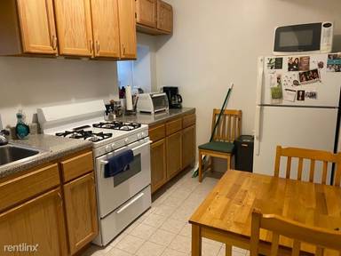 Main picture of 2219 W Rice St