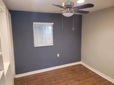 Main picture of 3919 Hubbard St
