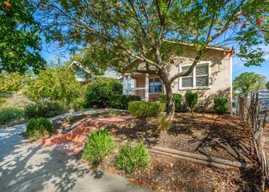 Main picture of 3945 3rd Ave