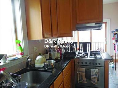 Main picture of 335 Beacon St