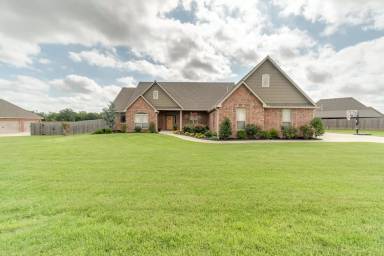 Main picture of 1208 Baybrook Dr