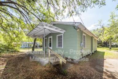 Main picture of 2210 Townsend Rd