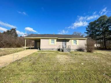 Main picture of 140 E Shelby Dr