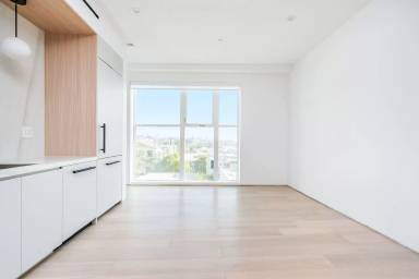 Main picture of 1136 N La Cienega Blvd
