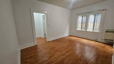 Main picture of 2850 Francis Ave