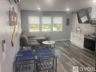 Main picture of 410 N Shore Dr