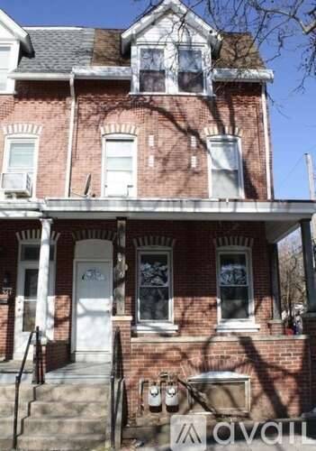 Main picture of 533 Buttonwood St