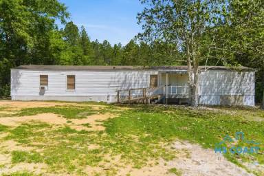 Main picture of 2076 Pine Hill Rd