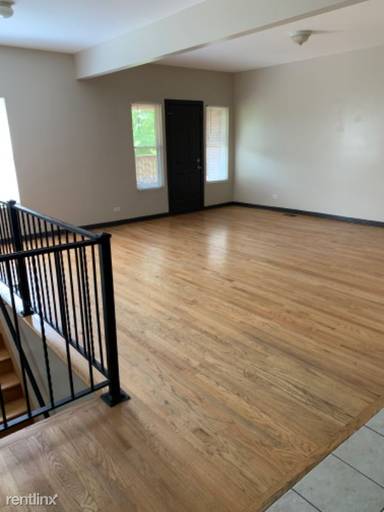 Main picture of 5219 South Calumet Avenue - 5225-2B
